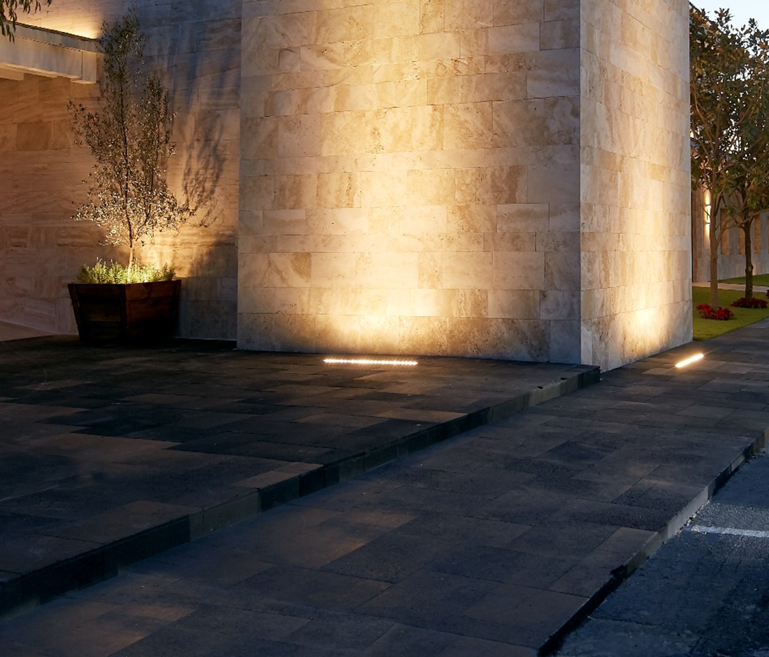 Uplights dirigibles lineales